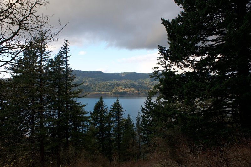 Views of the Columbia River as the sun begins setting.