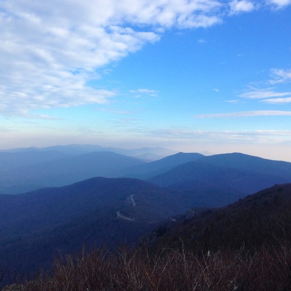 View north following the mountains within Shenandoah National Park.