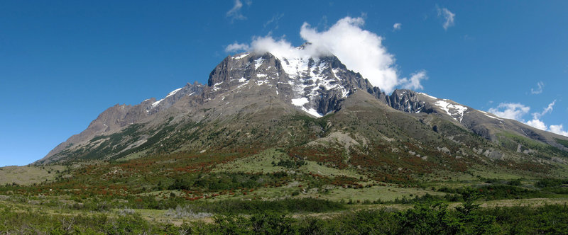 Monte Almirante Nieto from the trail.