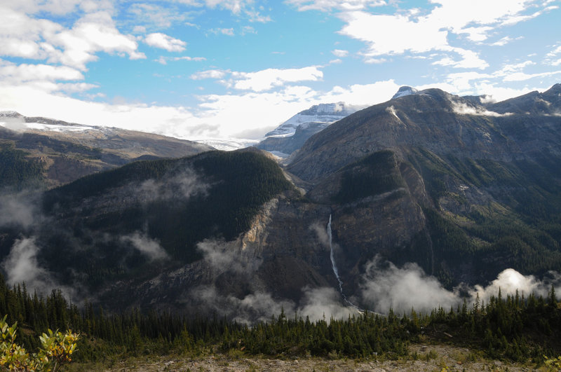 Stunning views of Takakkaw Falls and Niles Peak await from the Iceline Trail.