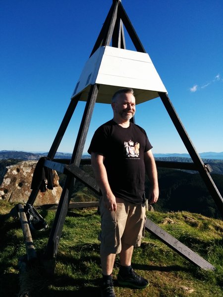 A blue sky day, perfect for taking in the view from Belmont Trig.