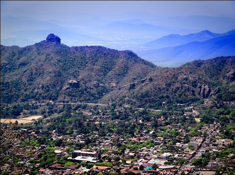 The Valley of Tepoztlán shines in the afternoon sun.