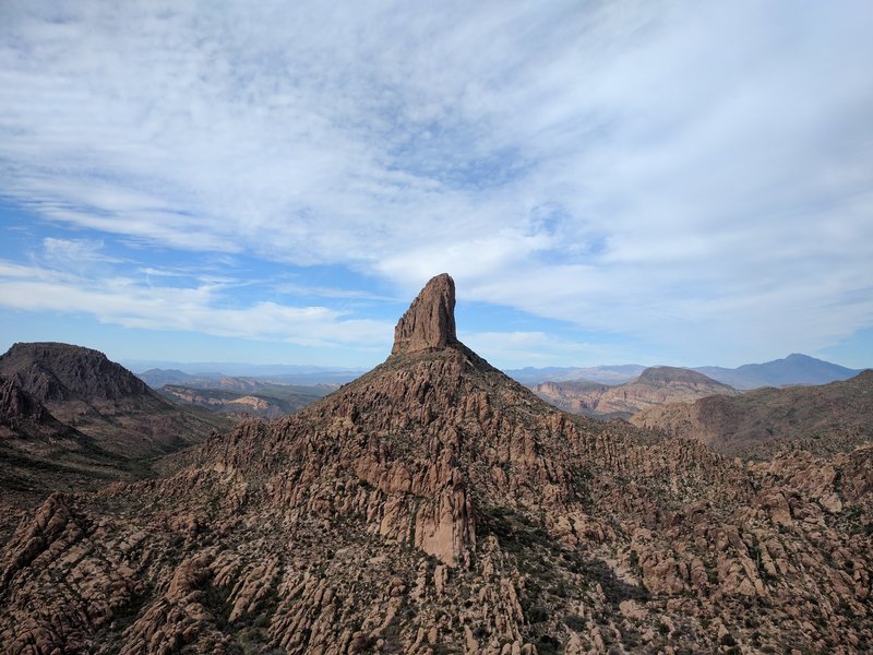 Weaver's Needle stands prominently in the distance.