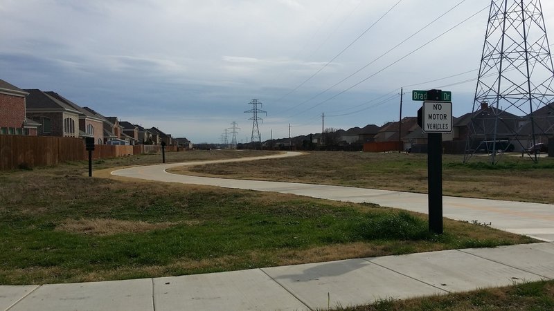 The Breckinridge Trail Extension ends into Bradshaw Drive.