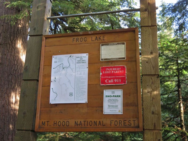 Frog Lake Sno Park Trailhead serves the PCT, Twin Lakes, Frog Lake and Frog Lake Butte trails for both winter and summer. Photo by Yunkette.