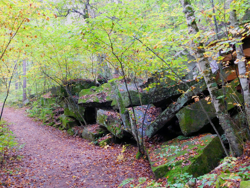 As a testament to its history, large slabs of rock are piled next to the Quarry Loop Trail.