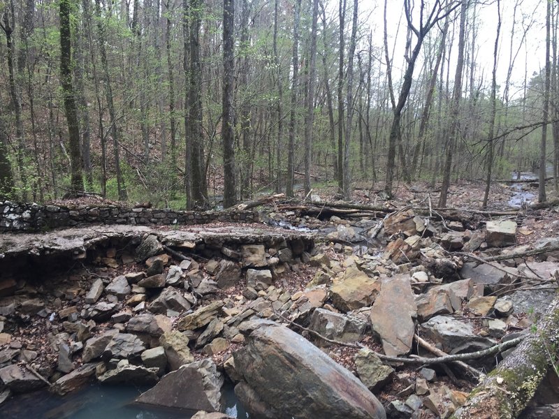 The rocky bottom of the Bomber Dam.