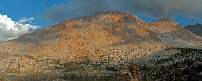 Looking towards the north end of the Red Spur from the gap leading here from Picket Creek. To get to Red Spur Lakes, climb the ridge where the trees are on the extreme left