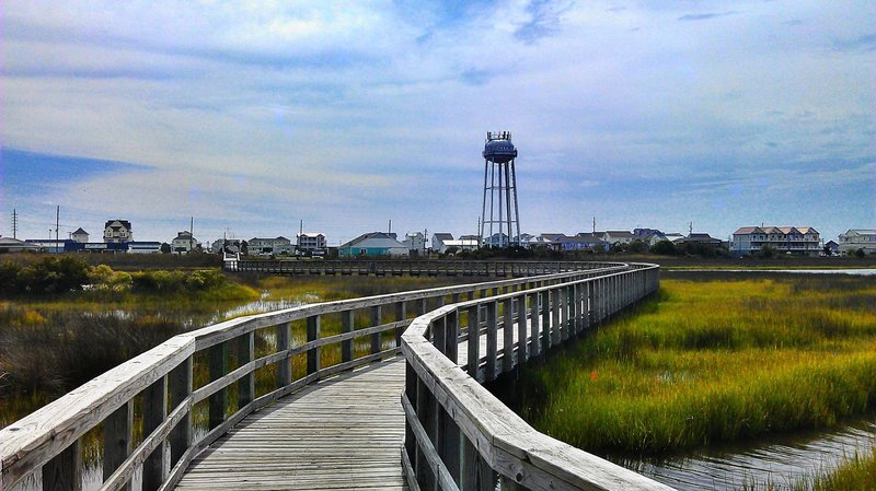 The boardwalk from Soundside Park heads to the grocery store and the main beach access.