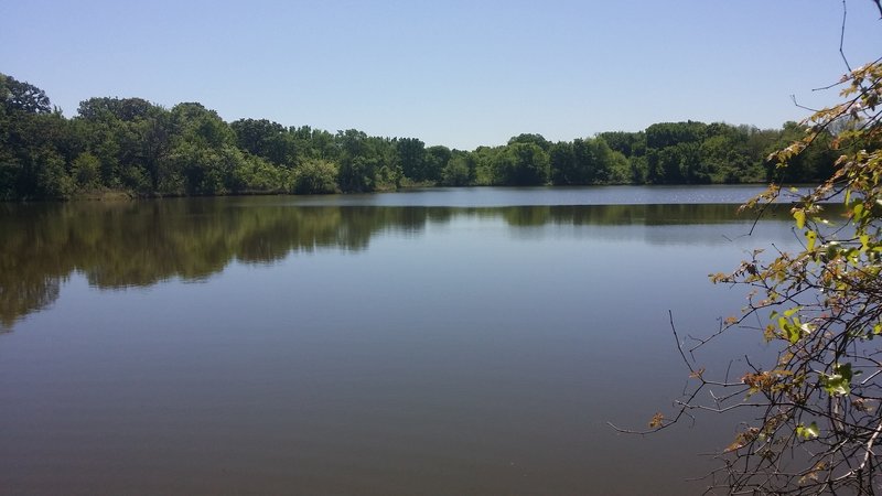Lovely lake views offer ample opportunity for migratory bird viewing.
