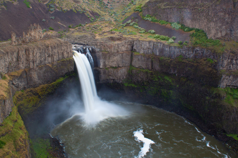 Palouse Falls is simply stunning.