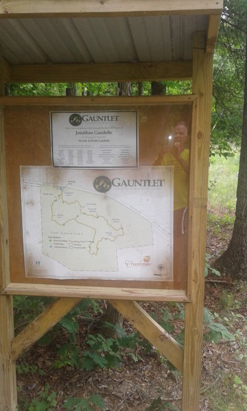 An informative kiosk offers you a map and some information about the trail.