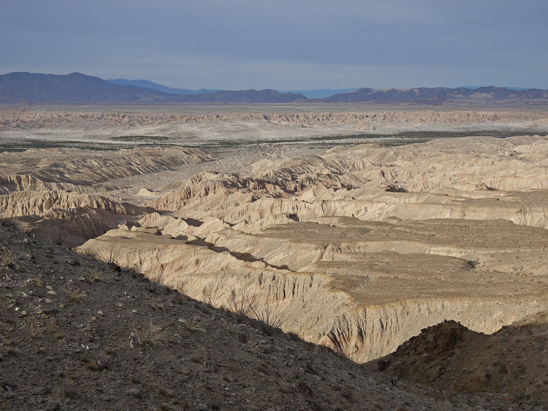 Carrizo Badlands continue to the north.