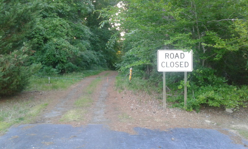 This is the entrance to the southern end of the "Road Closed" Trail.