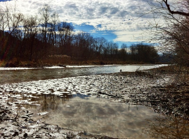 Even in the shoulder seasons, the Gold Branch Trail provides beautiful views of the river.