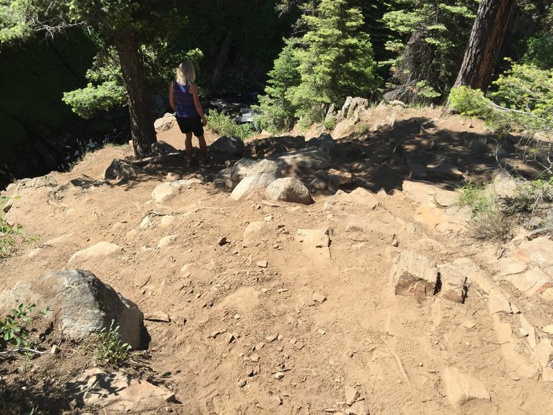 Loose descent to Goose Creek Falls viewing.