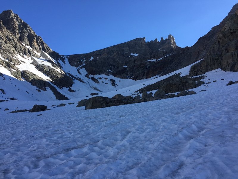 A view of Bonney Pass, Dinwoody Peak and Doublet Peak from upper Titcomb Basin