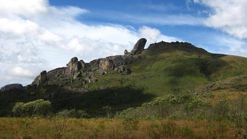 Itacolomi Peak from the base.