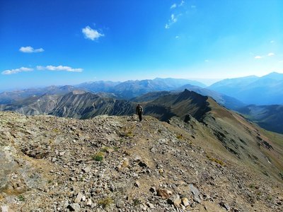 Hiking the ridge to Grizzly
