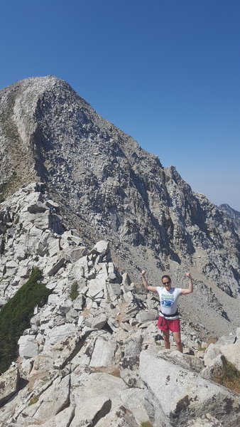 View of the final ascent leading to the summit of the Pfeifferhorn.