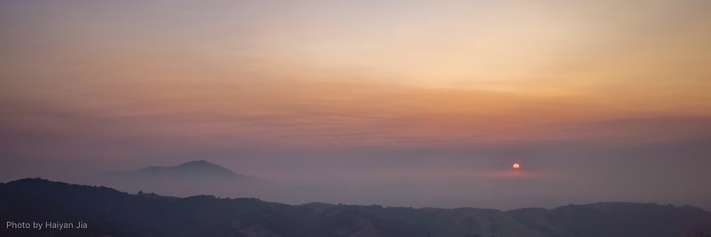 Mt. Diablo overlook at the junction of Elderberry Trail and Ridge View Trail as sun rises up.