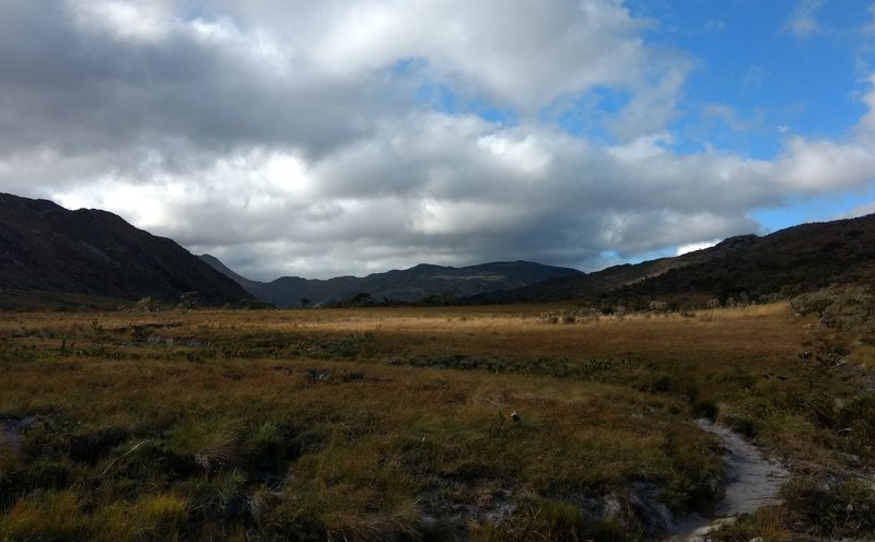 Lagoa Dourada Valley