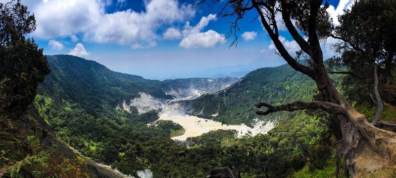 The summit of Tangkuban Perahu.