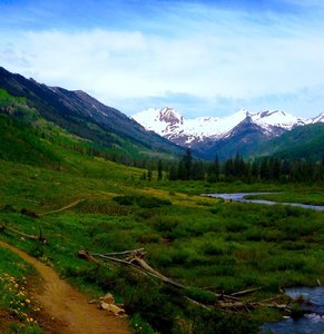 Fun singletrack with stunning views of the Oh Be Joyful wilderness area.