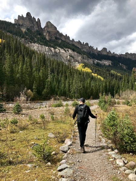 The trail starts on a well-maintained trail with immediate views of Turret Ridge.