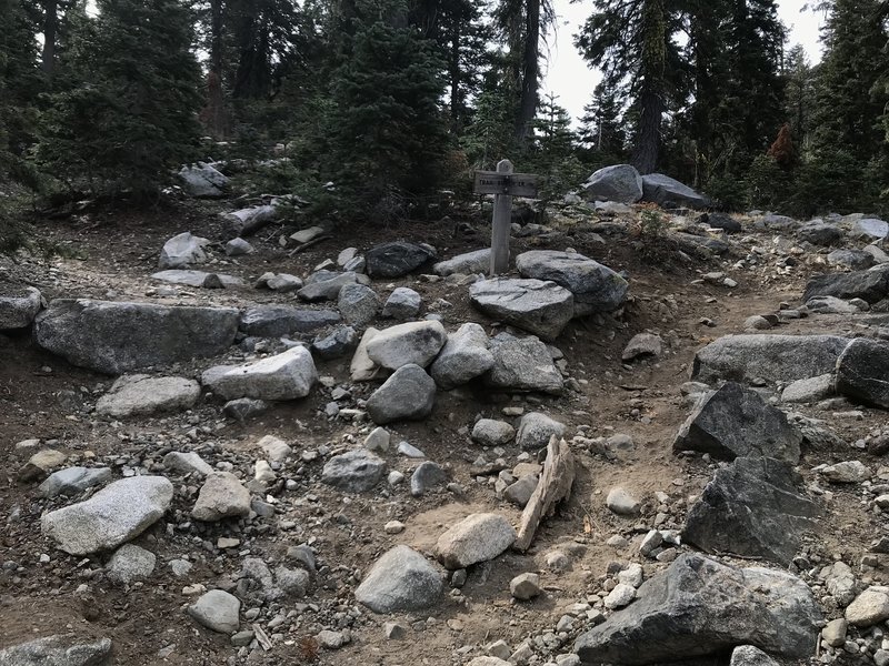 Trail Gulch Lake intersection in Trinity Alps Wilderness