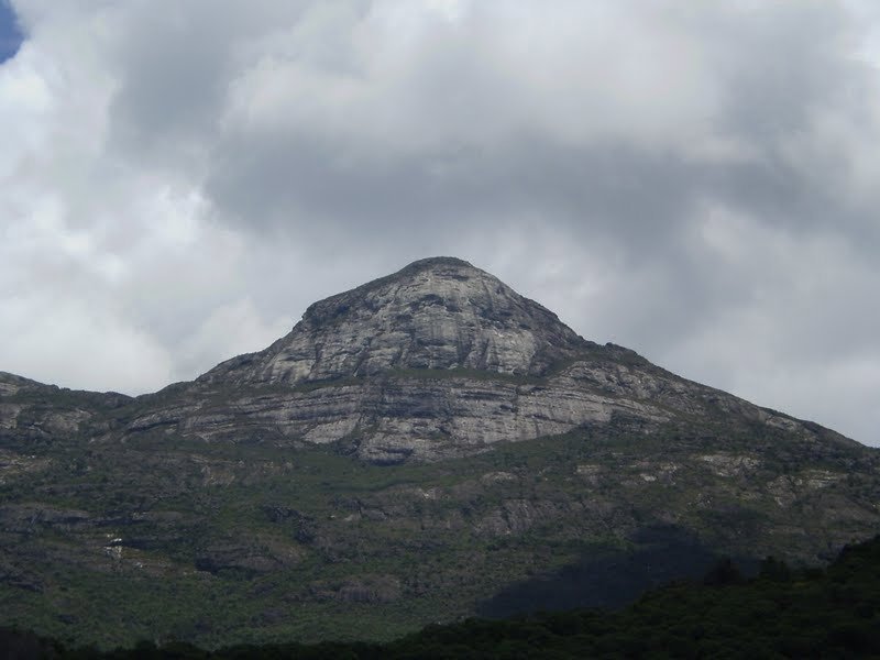 The Agulhinha Peak.