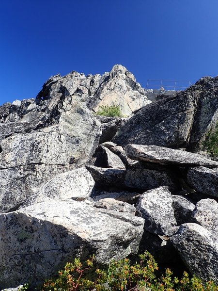 The short scramble up to the old lookout site