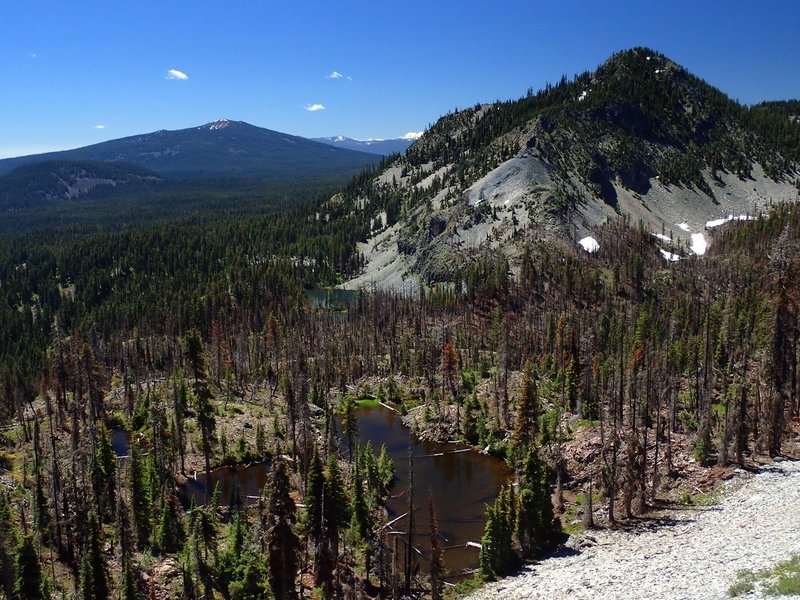 Pelican Butte (L) and Luther Mountain (R) from the Snow Lakes Trail