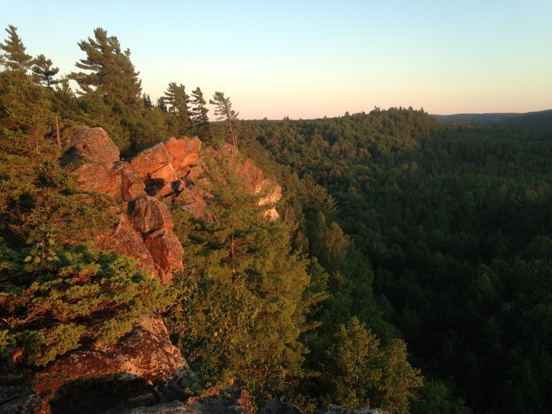 Eagle's nest lookout on Little Pine Path.