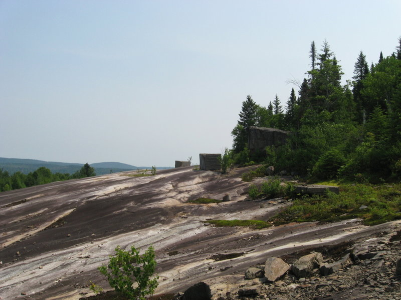 Bald Mountain Granite Quarry (Carrière de Granit du Mont Chauve de la pourvoirie Trudeau)