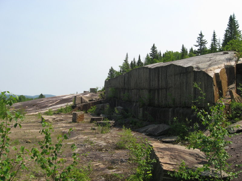 Bald Mountain Granite Quarry (Carrière de Granit du Mont Chauve de la pourvoirie Trudeau)