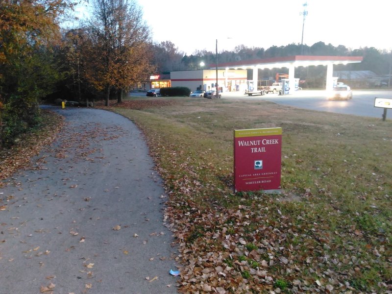 Trailhead on Lake Wheeler Road