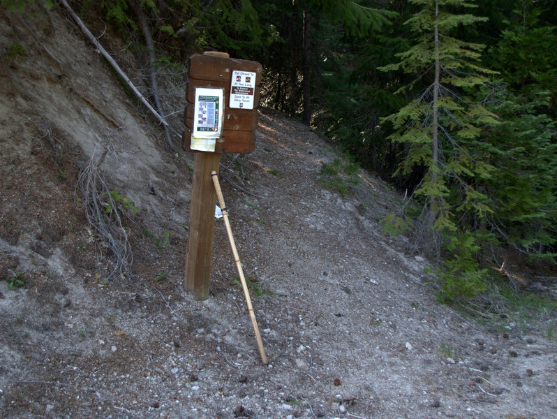 The #1044 trailhead on Forest Road 6540-700