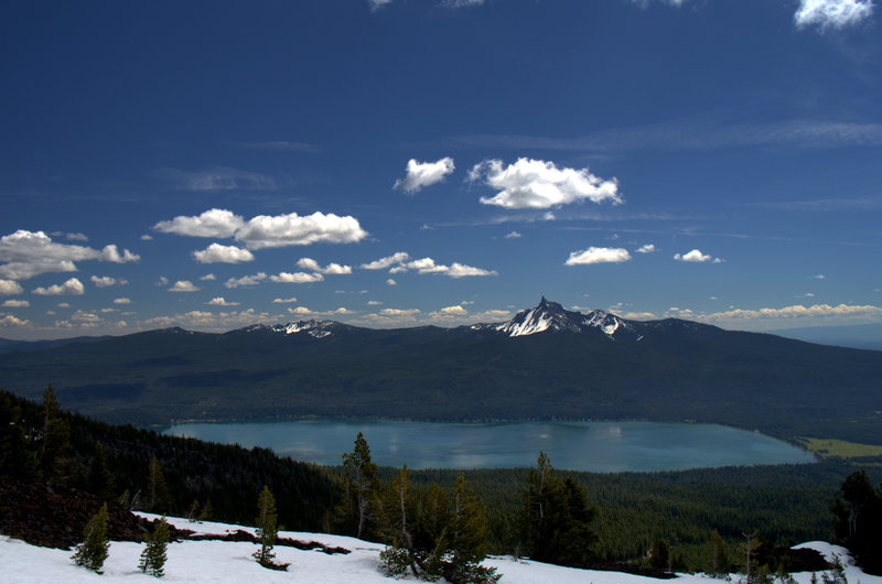 Mount Thielsen and Diamond Lake from high on Mount Bailey