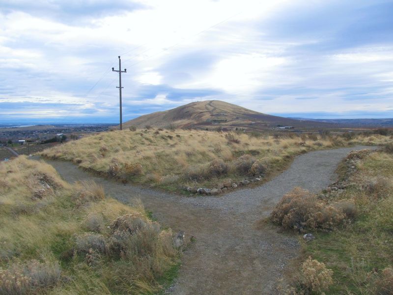 The upper junction looking back at Badger Mountain