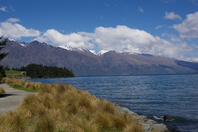 Trail along Lake Wakatipu