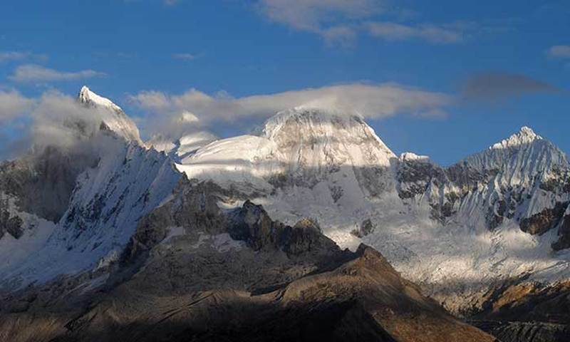 Huandoy Massif 6395m/20981ft from Portachuelo Pass 4767m/15640ft, obtainable by private transport from llanganuco Mountain Lodge