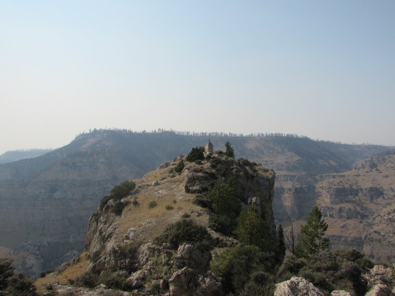 View of Leigh Monument just before reaching it