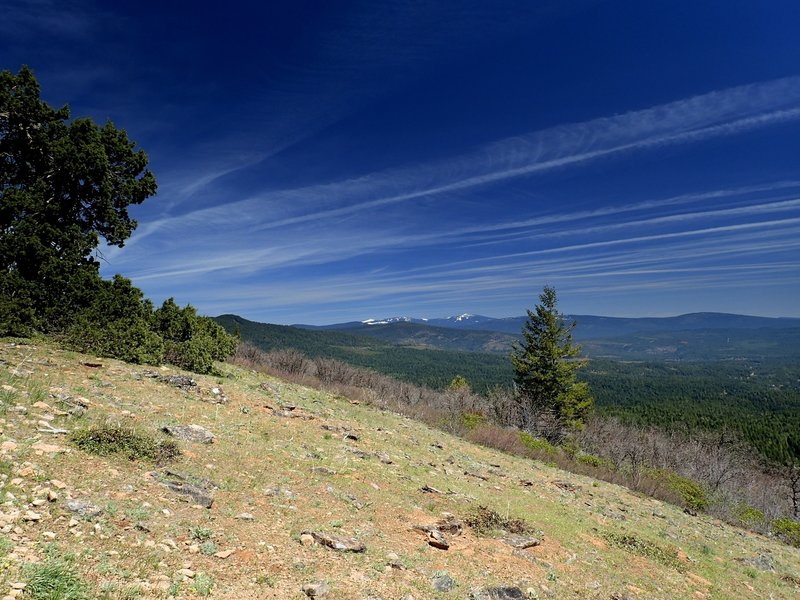 Snowy Aspen Butte (Mountain Lakes Wilderness) from Hobart Bluff