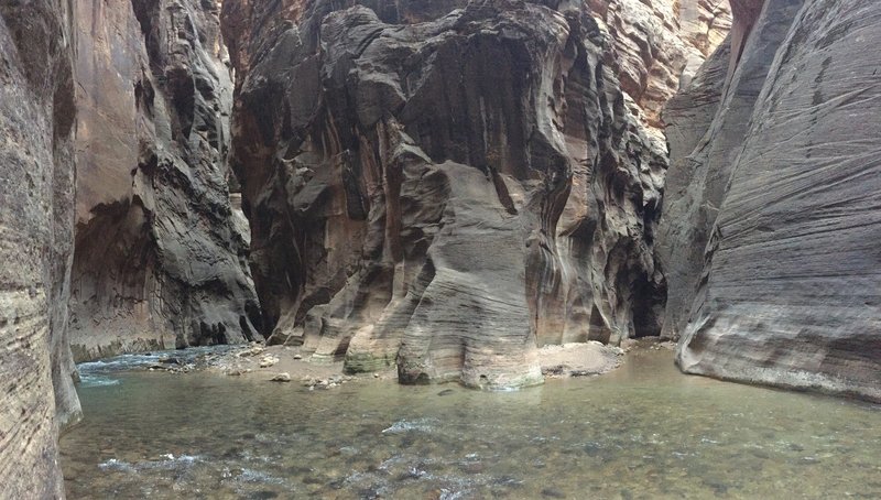 The Junction of Wall Street (left) and Orderville Canyon (right).