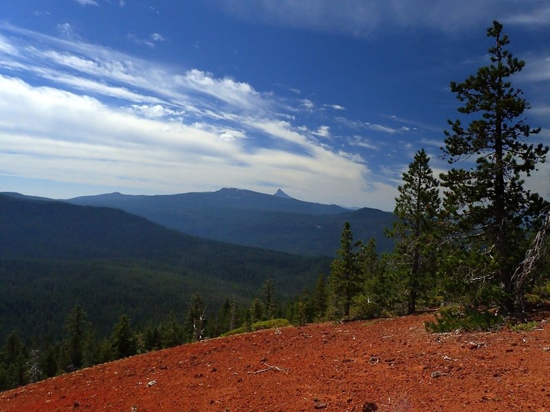 Pointy Mount Thielsen from the summit of Tenas Peak