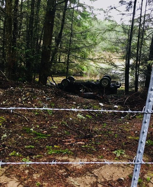 An abandoned car off of the Kettles Trail.