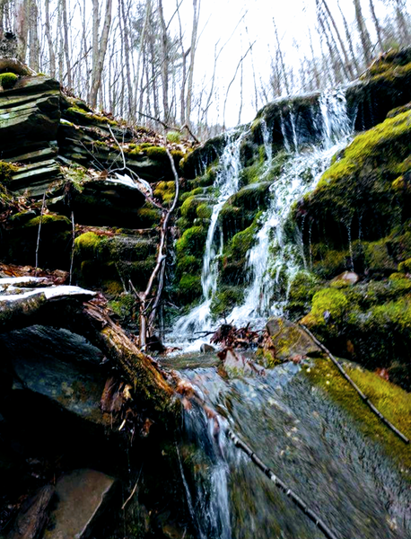 One of many smaller water falls / natural springs.