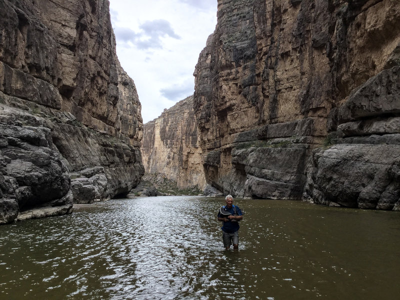 hiking Rio Grande River beyond trail