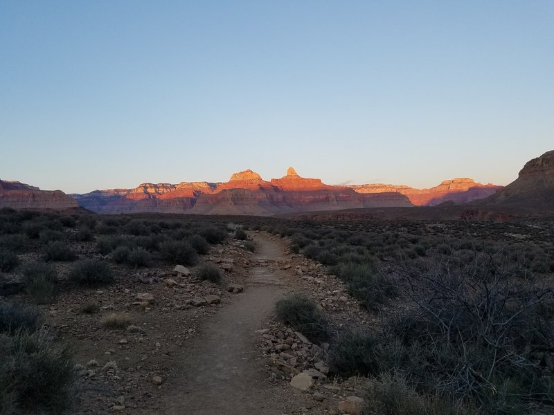 Sunset on trail to Plateau Point